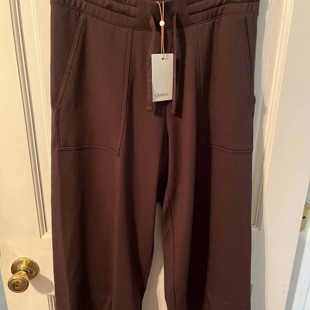 SOLD!!!
🍇 NWT Quince SuperSoft Fleece Cropped Wide Leg Pants - Picture 5 of 9
